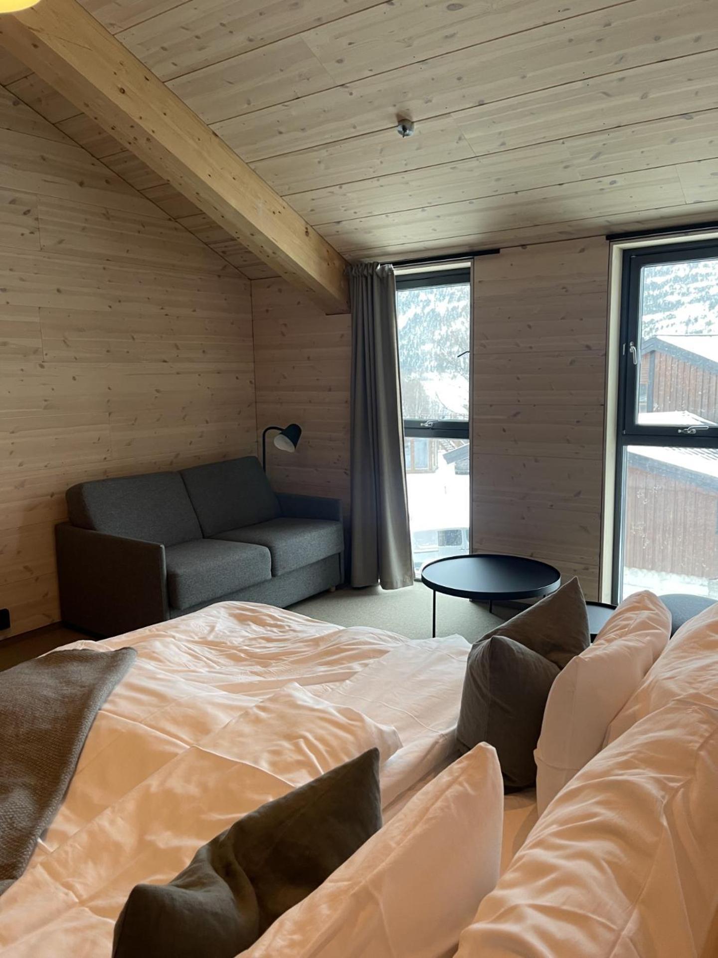 Brimibue Hotel Lom Kültér fotó